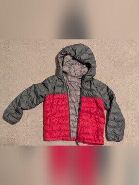 Uniqlo Kids Hooded Puffer Jacket in Red and Gray